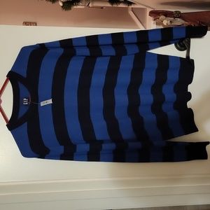 Mens size M GAP navy blue/Columbia blue sweater